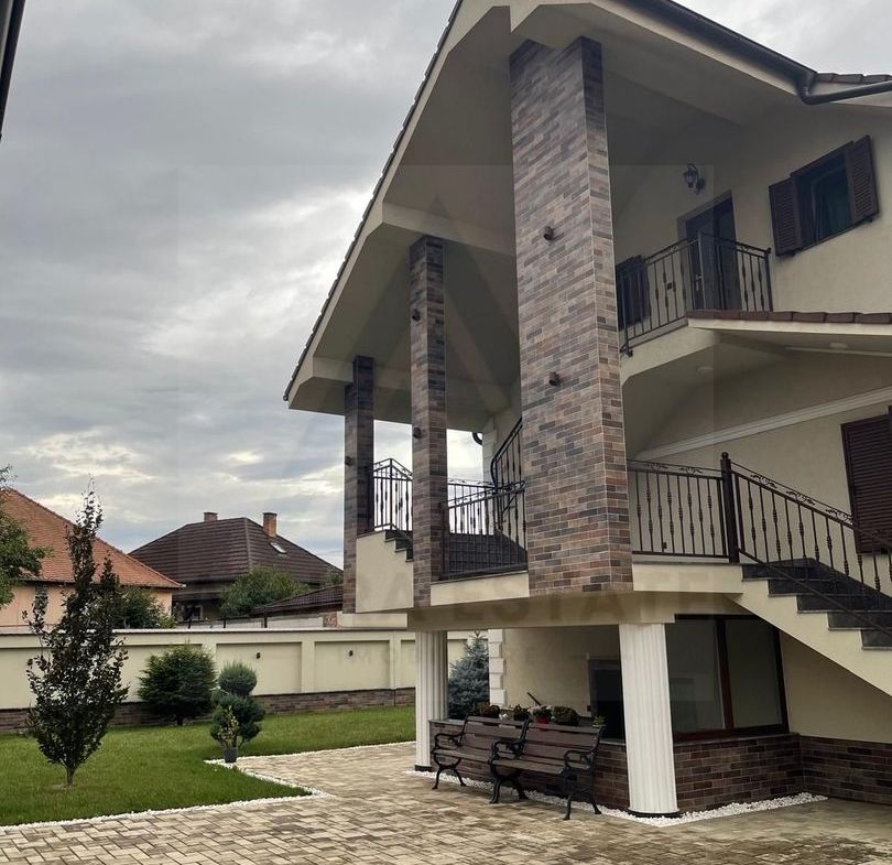 Vila 360 mp utili super exclusivista si teren 750 mp in Sibiu