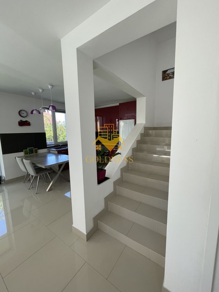Duplex/Casa, Europa, Eugen Ionesco, Frunzișului, Observatorului, Garaj