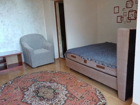 De inchiriat apartament 2 camere micro 20, et. 9, 350 euro negociabil