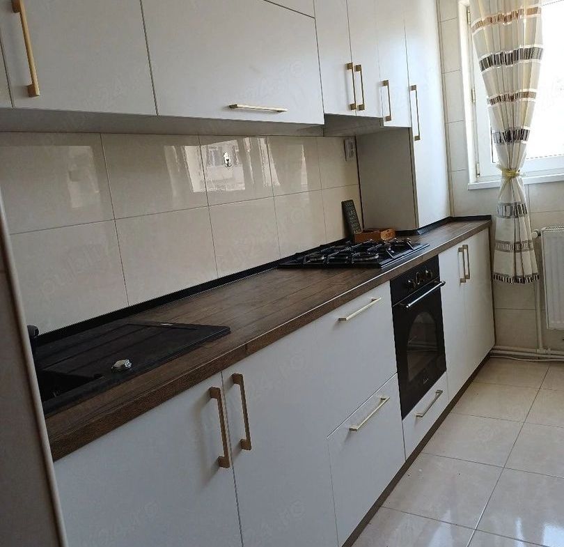 De inchiriat apartament 2 camere micro 20, et. 9, 350 euro negociabil