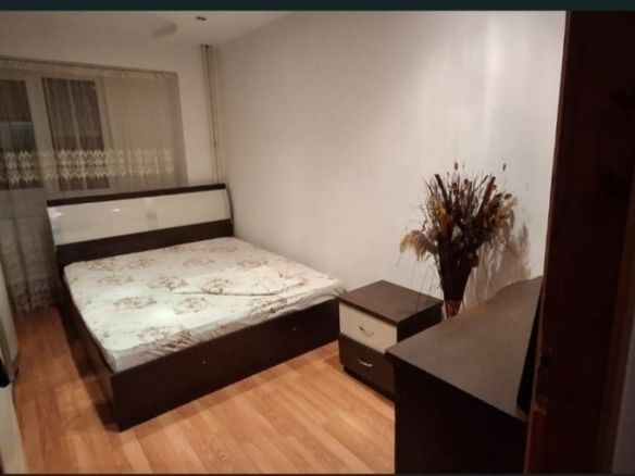 De inchiriat apartament 3 camere, Micro 20, 2100 lei