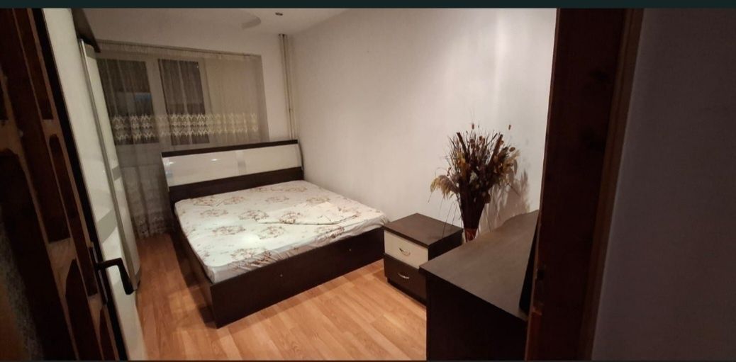 De inchiriat apartament 3 camere, Micro 20, 2100 lei