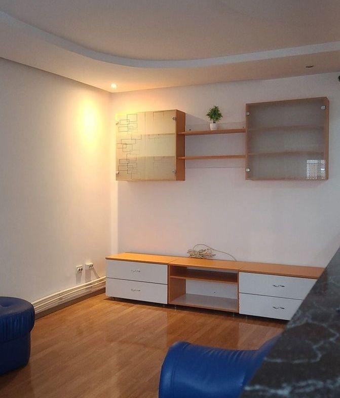 De inchiriat apartament 3 camere, Micro 20, 2100 lei
