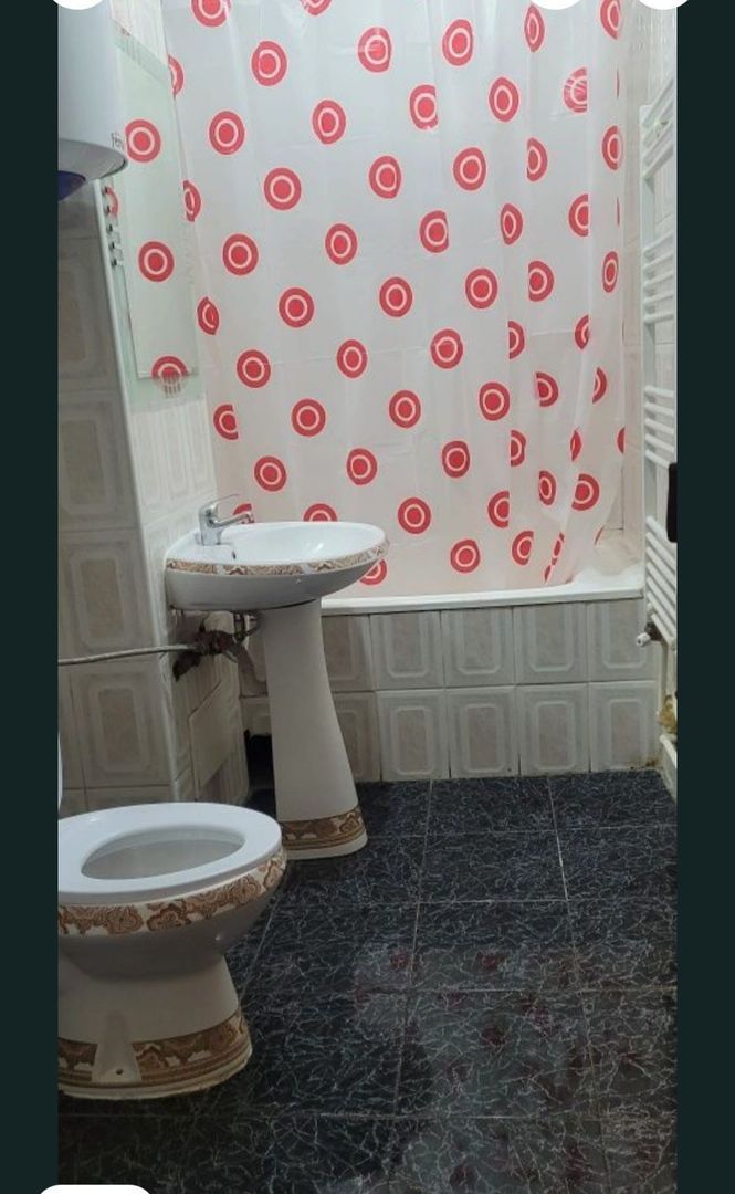 De inchiriat apartament 3 camere, Micro 20, 2100 lei