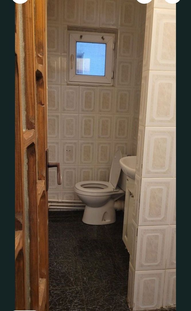 De inchiriat apartament 3 camere, Micro 20, 2100 lei