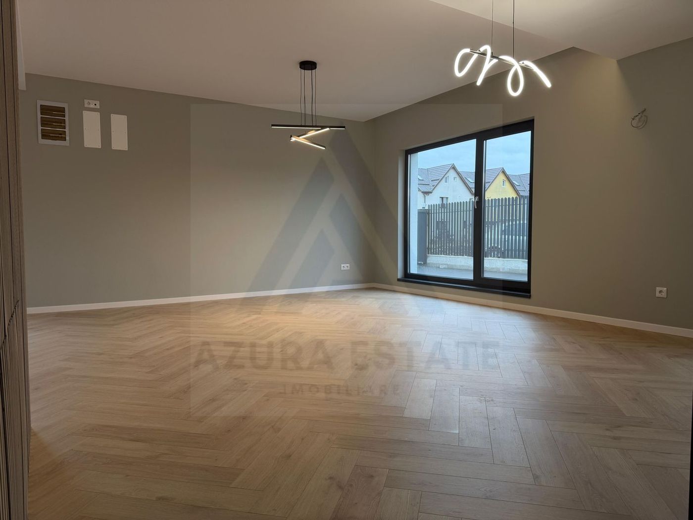 Apartament la vila 4 camere 3 bai si curte 200 mp in Arhitectilor