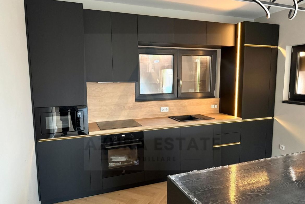 Apartament la vila 4 camere 3 bai si curte 200 mp in Arhitectilor