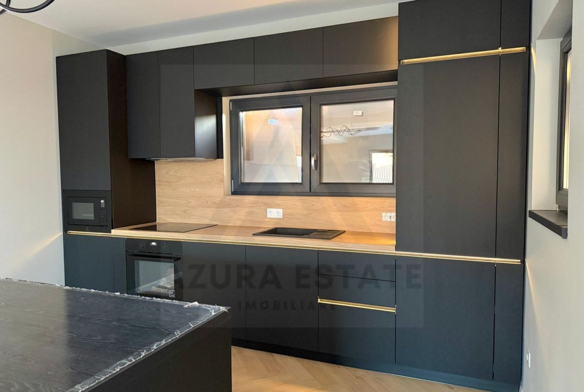 Apartament la vila 4 camere 3 bai si curte 200 mp in Arhitectilor