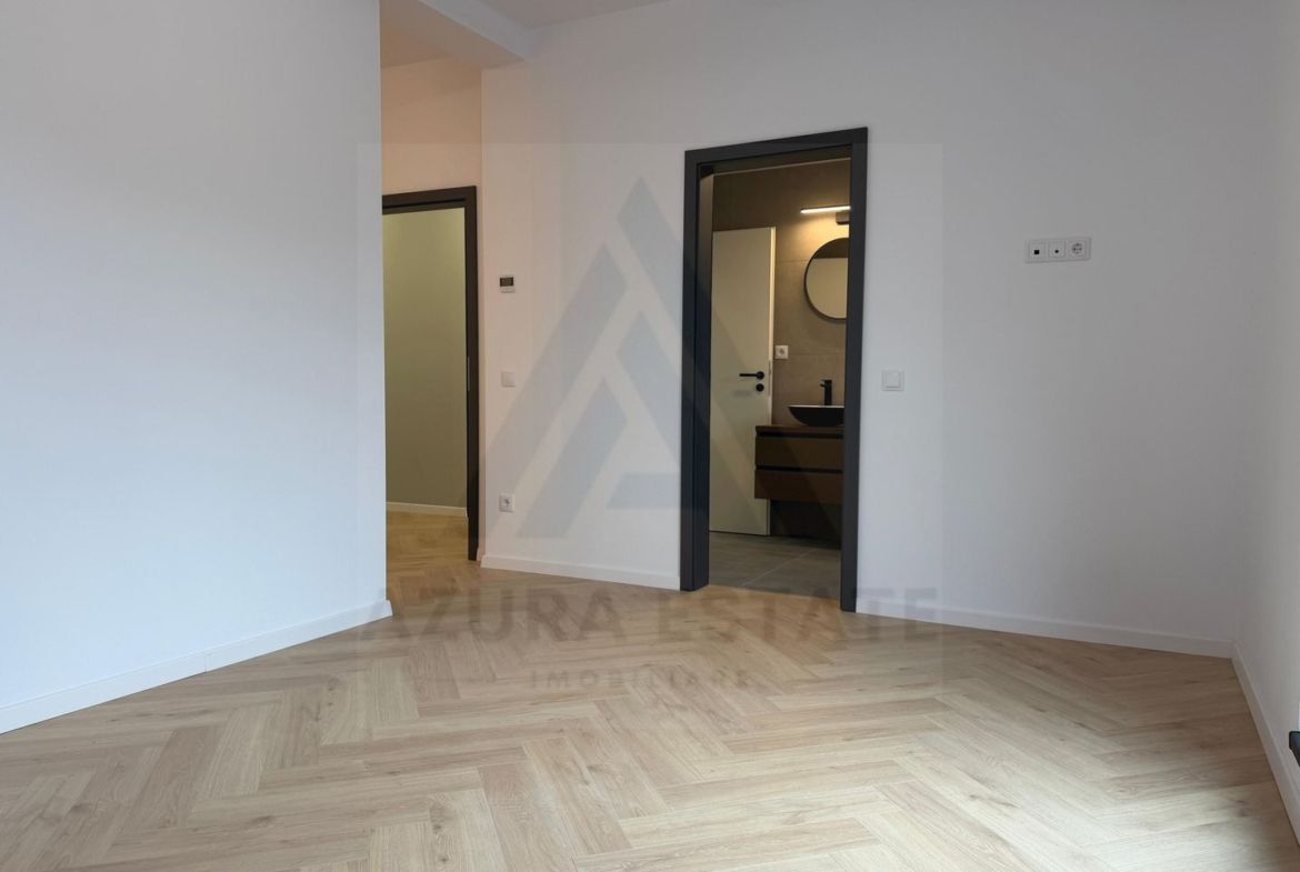 Apartament la vila 4 camere 3 bai si curte 200 mp in Arhitectilor