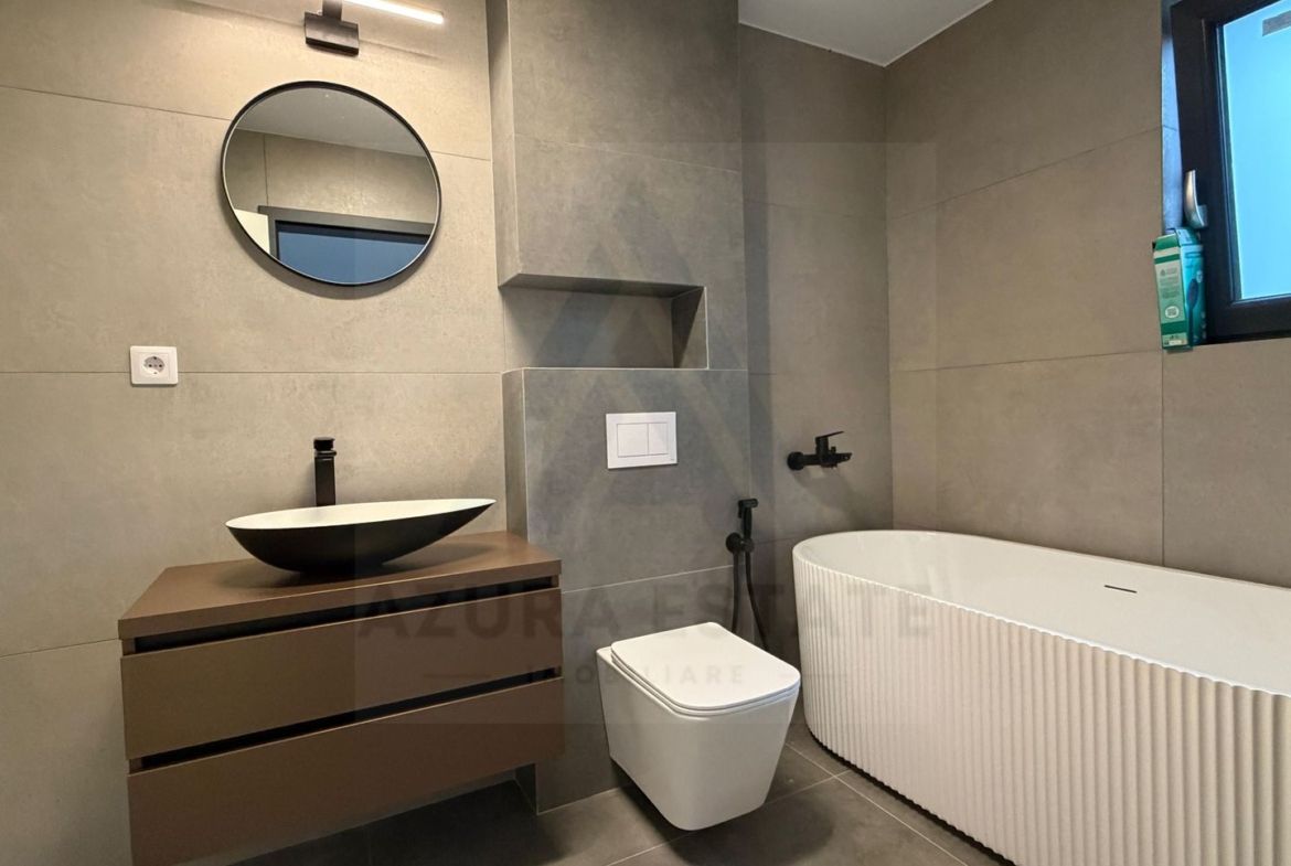 Apartament la vila 4 camere 3 bai si curte 200 mp in Arhitectilor