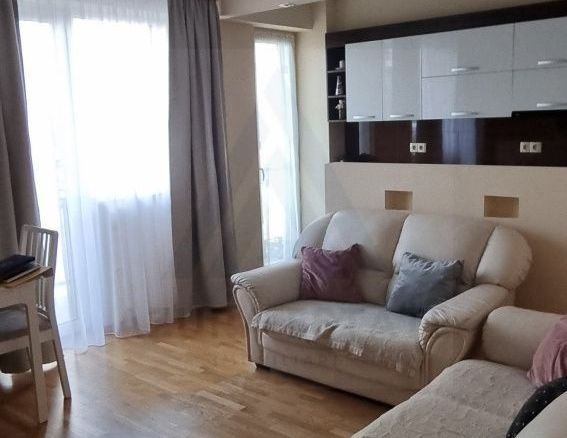 Apartament 3 camere 67 mp utili loc de parcare si balcon zona Turnisor