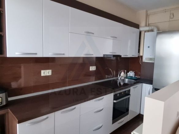 Apartament 3 camere 67 mp utili loc de parcare si balcon zona Turnisor