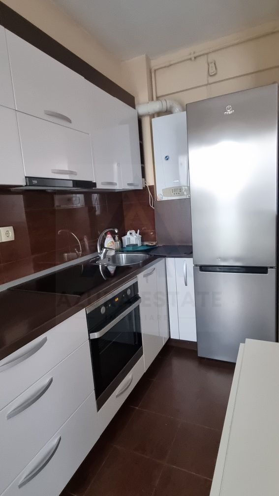 Apartament 3 camere 67 mp utili loc de parcare si balcon zona Turnisor