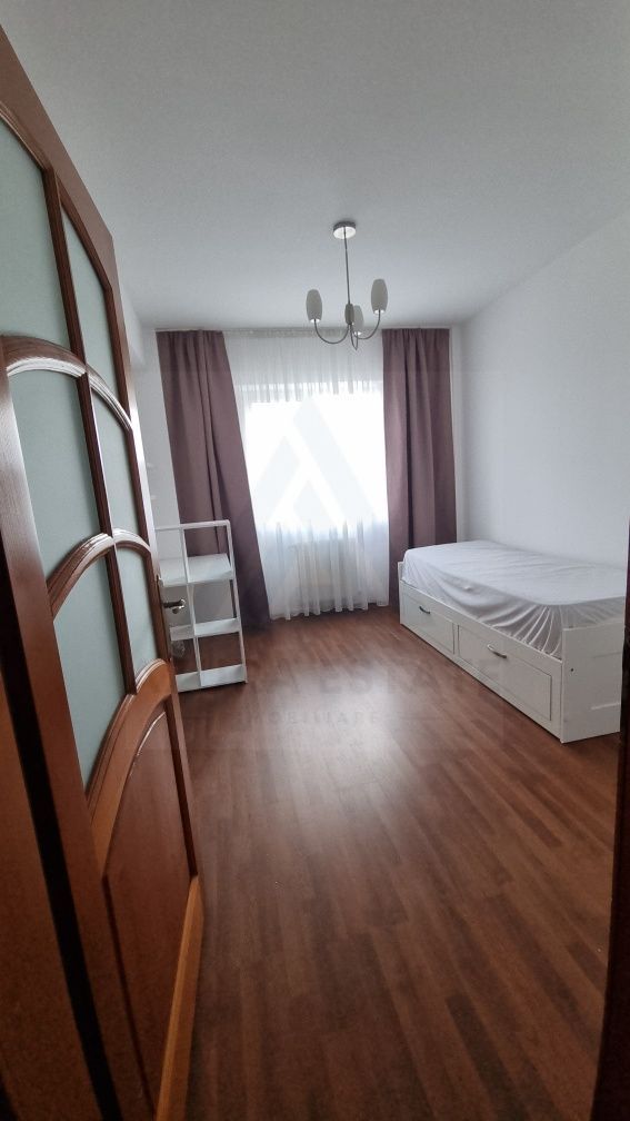 Apartament 3 camere 67 mp utili loc de parcare si balcon zona Turnisor