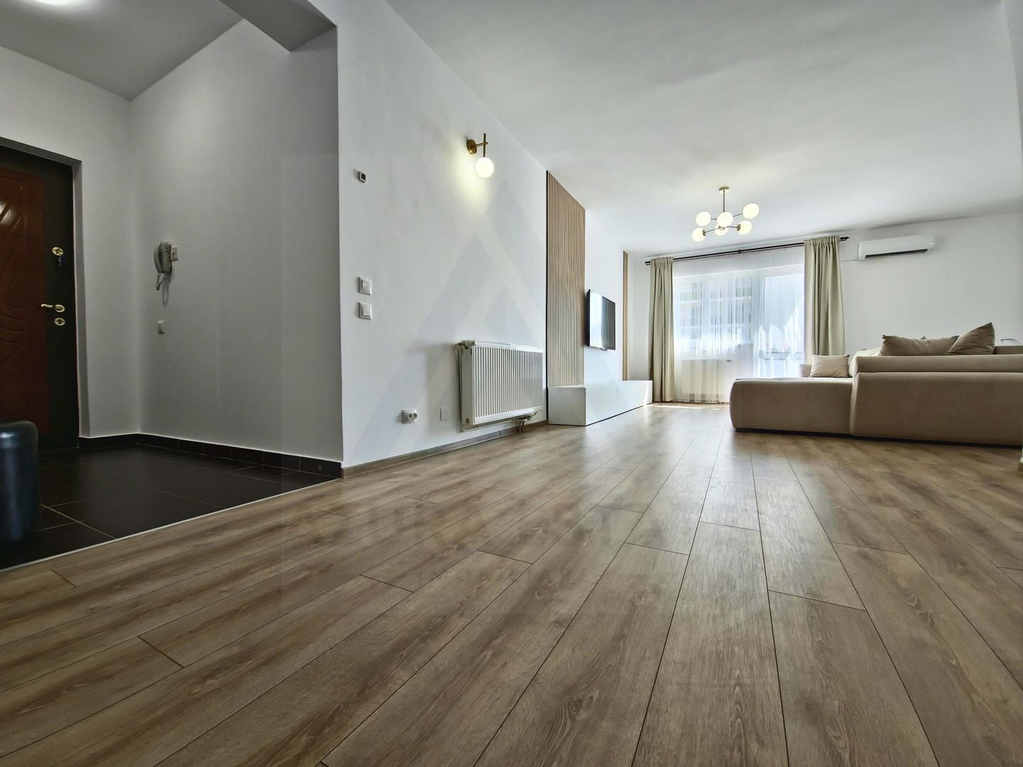 Apartament premium 3 camere 93 mp utili 3 terase etaj 2 zona Hipodrom
