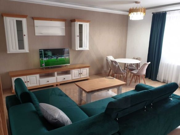 Apartament la casa 2 dormitoare terasa si curte proprie Sub Arini