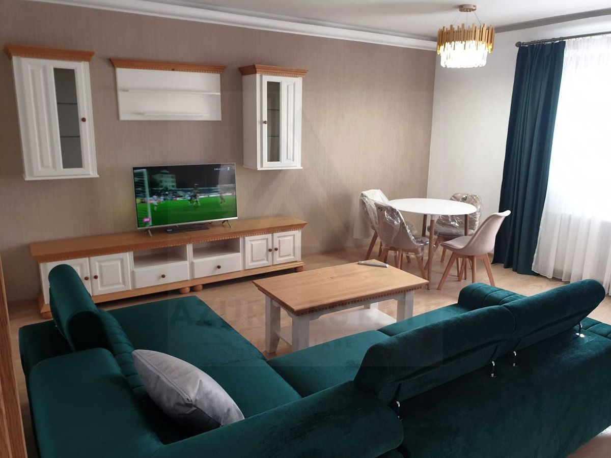 Apartament la casa 2 dormitoare terasa si curte proprie Sub Arini
