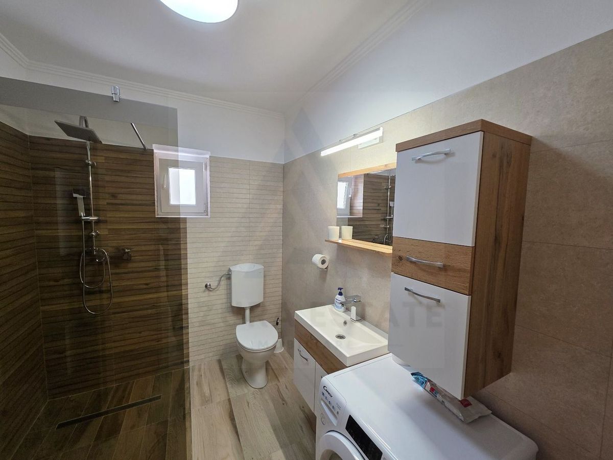 Apartament la casa 2 dormitoare terasa si curte proprie Sub Arini