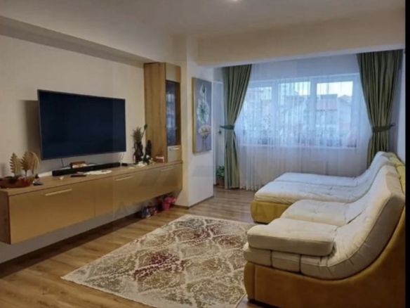 Apartament 3 camere 77mp Etaj 1 balcon 8 mp Bulevardul Mihai Viteazu