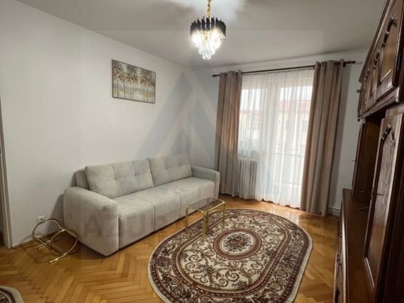 Apartament 3 camere 60 mp utili boxa la subsol zona Mihai Viteazul