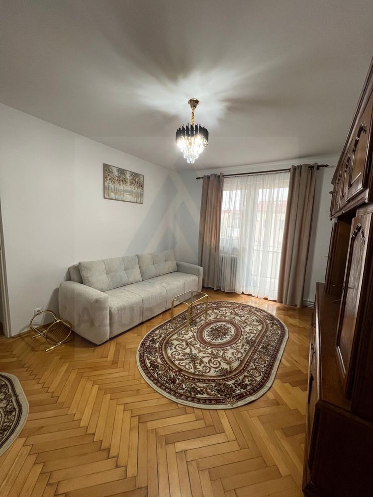 Apartament 3 camere 60 mp utili boxa la subsol zona Mihai Viteazul