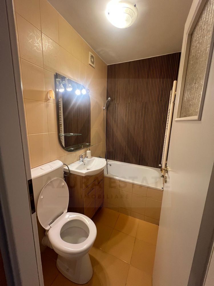 Apartament 3 camere 60 mp utili boxa la subsol zona Mihai Viteazul