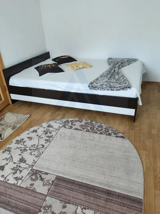 Apartament 2 camere bucatarie inchisa baie cu geam zona Mihai Viteazu