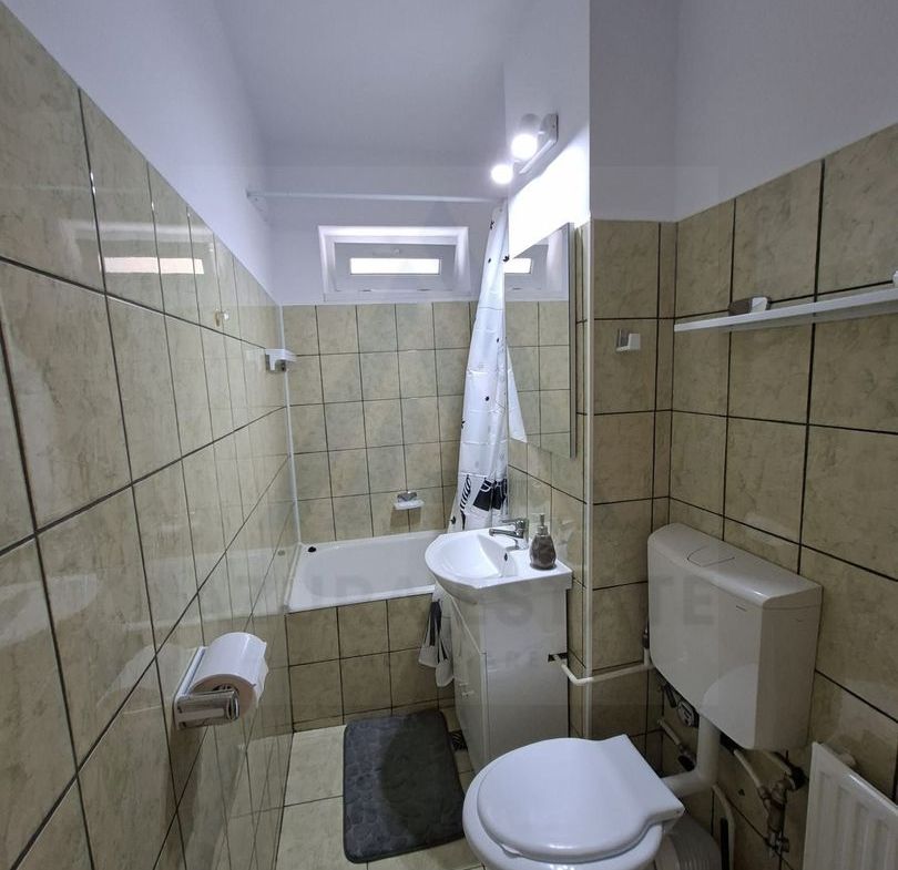 Apartament 2 camere complet renovat utilat baie cu geam Mihai Viteazu