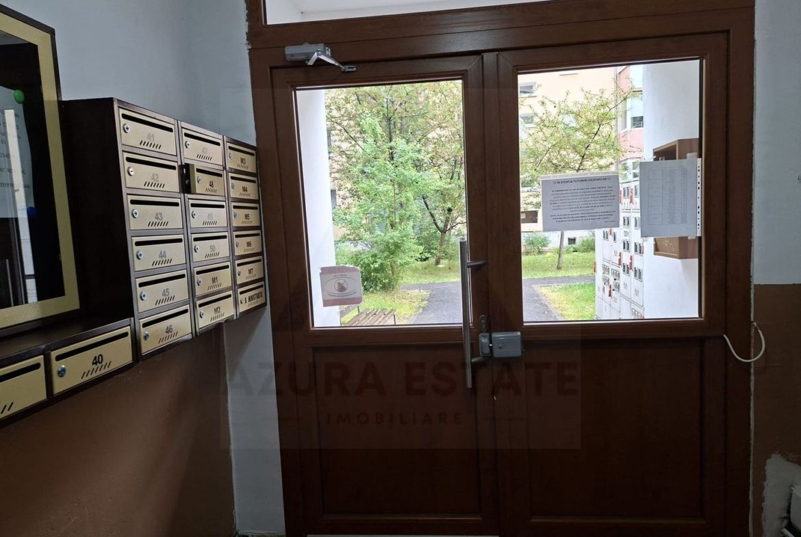 Apartament 2 camere complet renovat utilat baie cu geam Mihai Viteazu