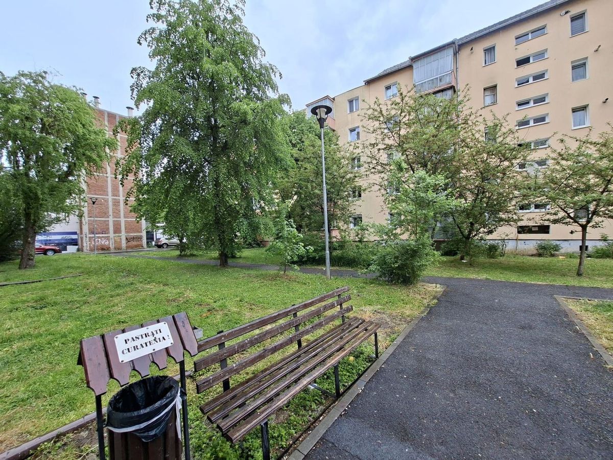 Apartament 2 camere complet renovat utilat baie cu geam Mihai Viteazu