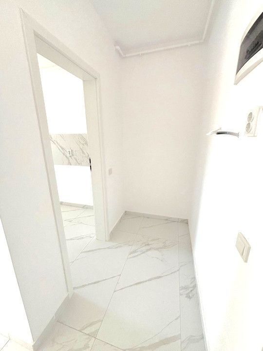 Garsoniera cartier Militari Residence – mutare imediata!!