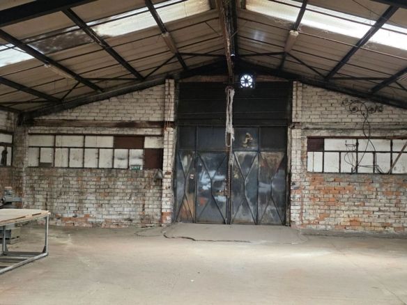 Hală de închiriat Sector 3 – Șos. Industriilor – 290 mp