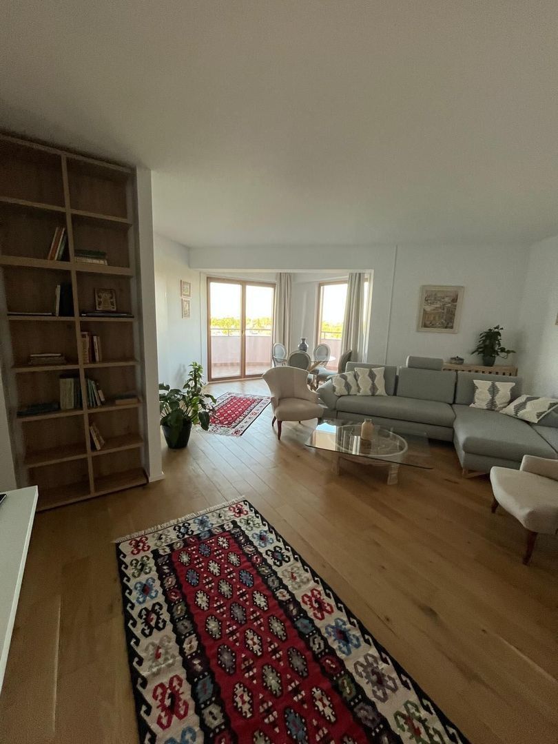 Piata Presei Libere apartament 3 camere de vanzare