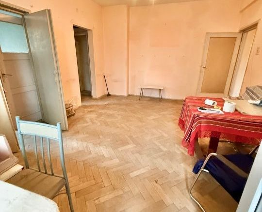 Metrou Lujerului – ap. 3 camere – necesita renovare completa