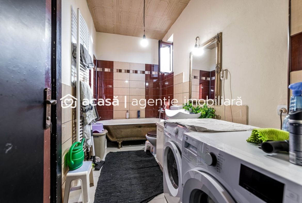 Apartament tip casă | 3 camere & curte | zona Colegiului Moise Nicoară