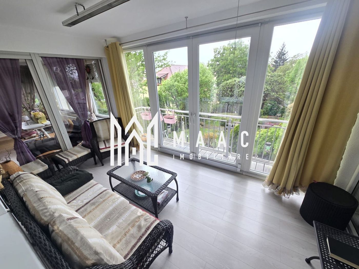 Apartament superb cu gradina zona Sub Arini