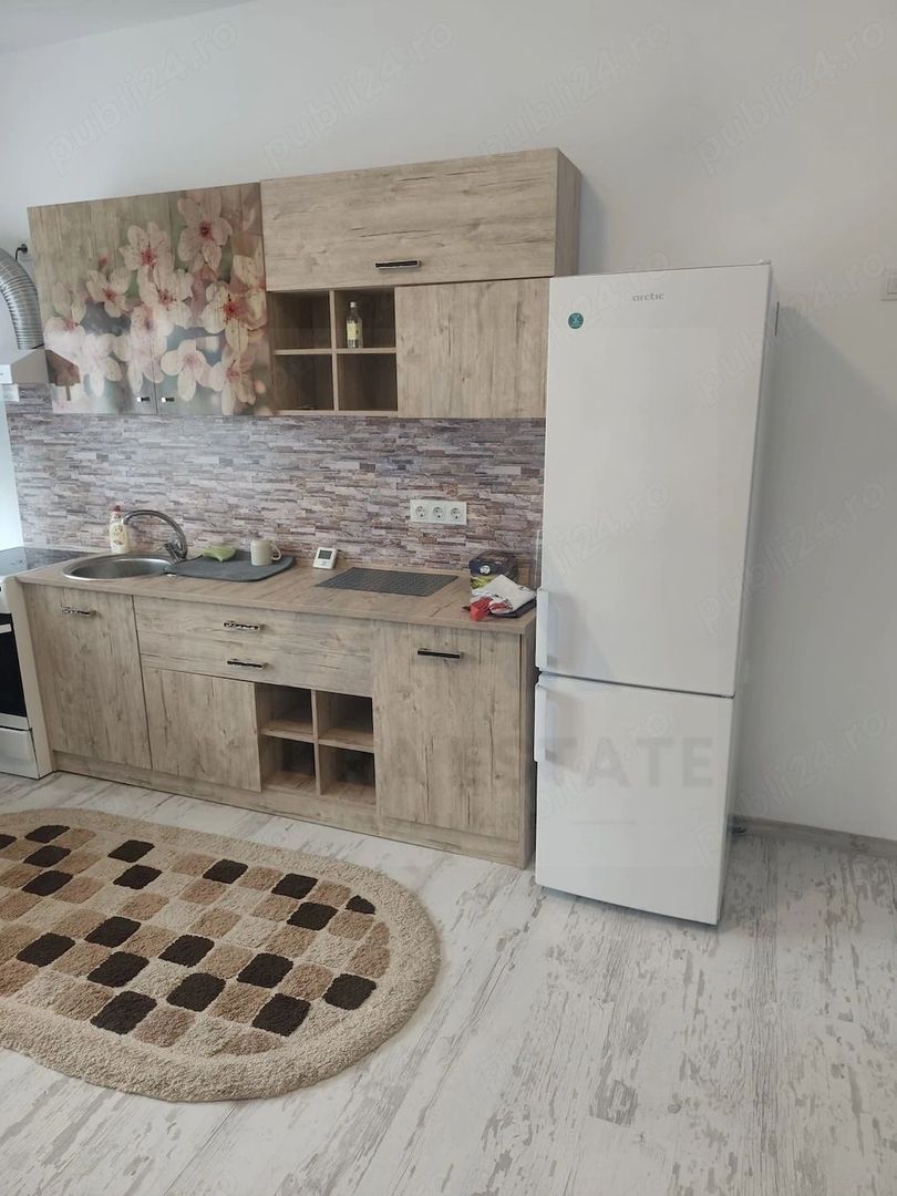 Garsoniera  47 mp etaj 2 cu lift si balcon pe strada Doamna Stanca