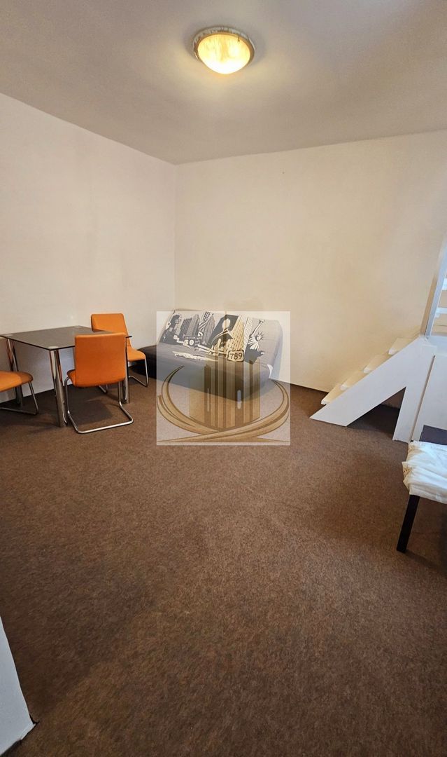 Apartament cu 2 camere de vânzare  la casa in curte comuna