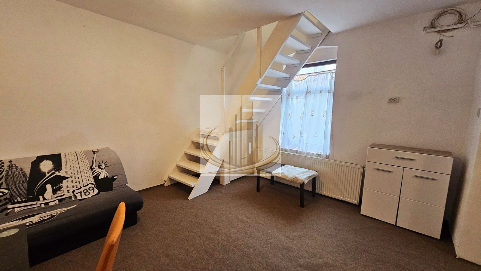 Apartament cu 2 camere de vânzare  la casa in curte comuna