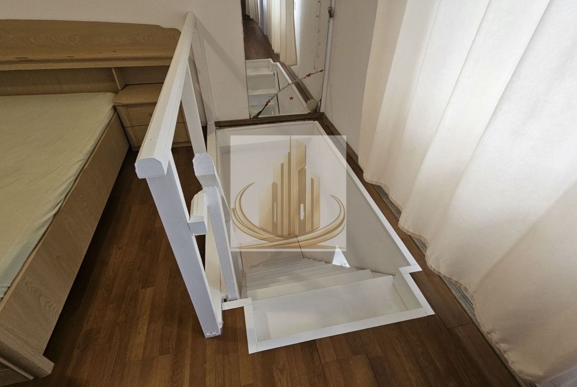 Apartament cu 2 camere de vânzare  la casa in curte comuna