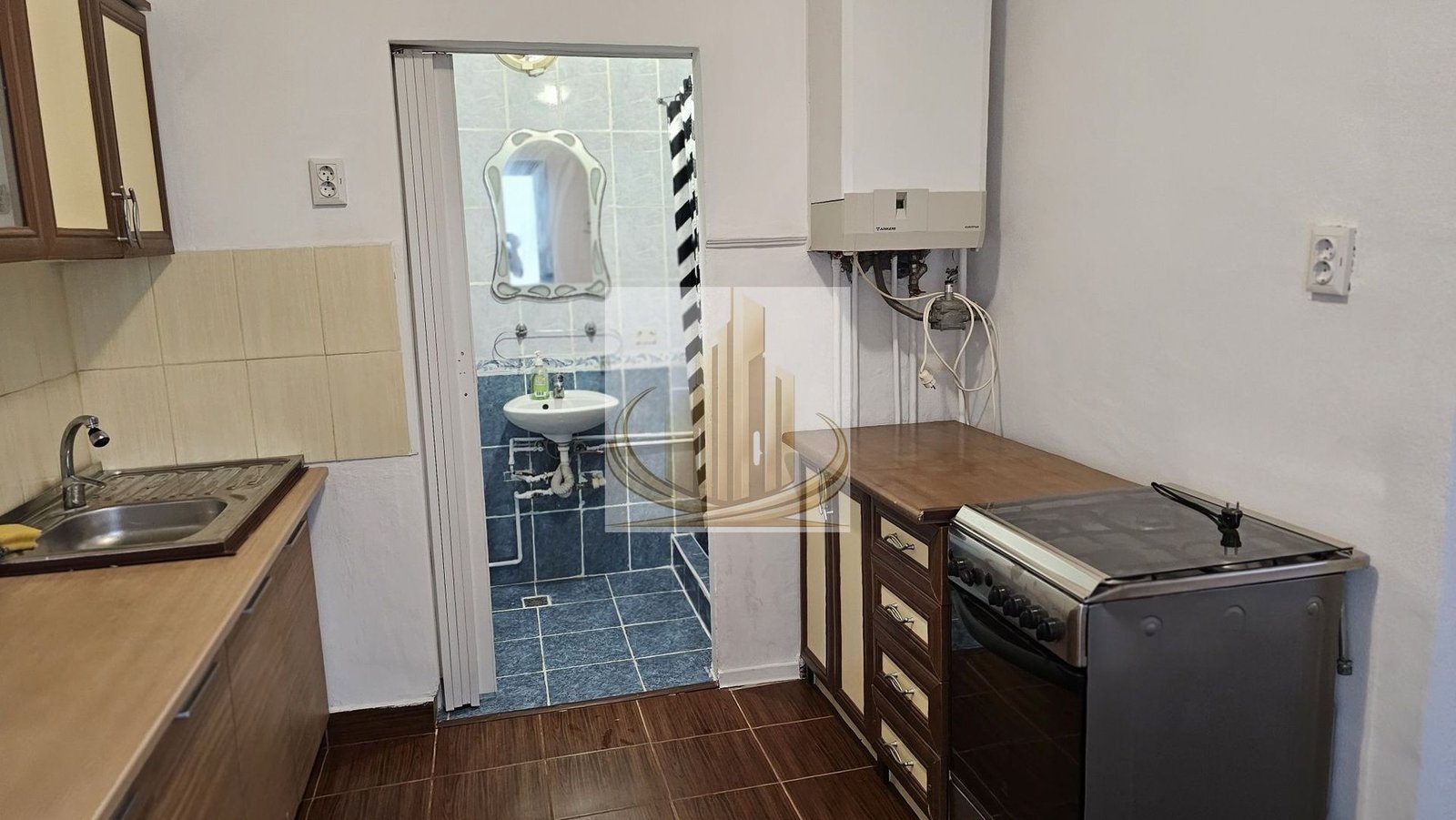 Apartament cu 2 camere de vânzare  la casa in curte comuna