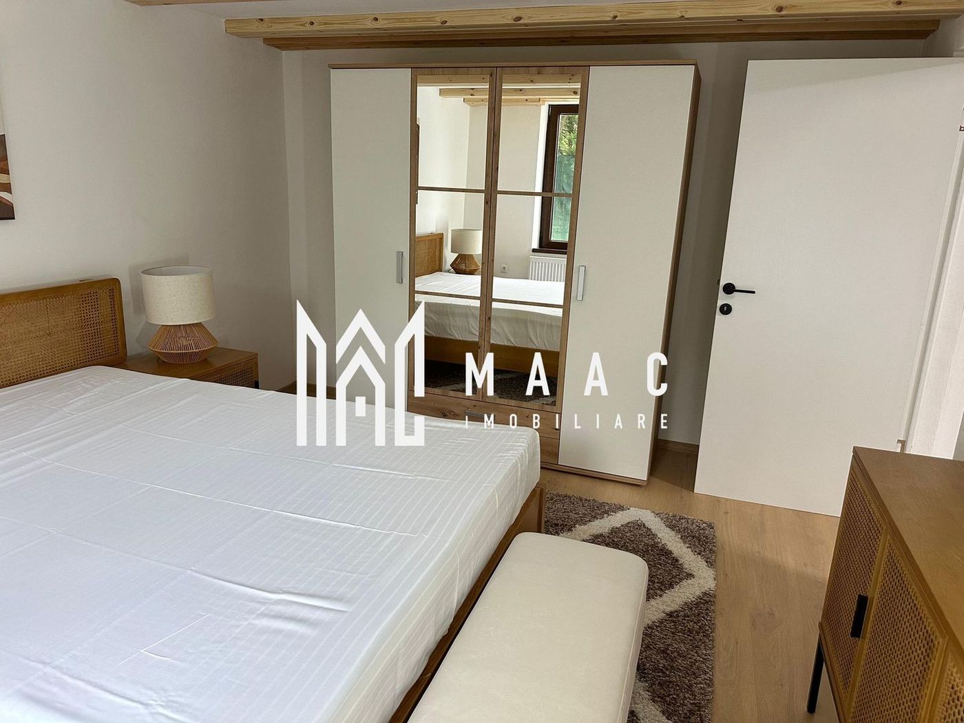 Apartament 3 camere | Parcare | Gradina | Terasa | Central