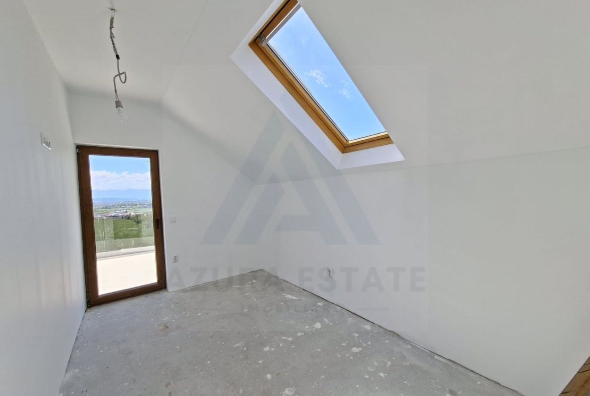 Casa premium 4 camere 2 bai pivnita filigorie teren 550 mp Sura Mare