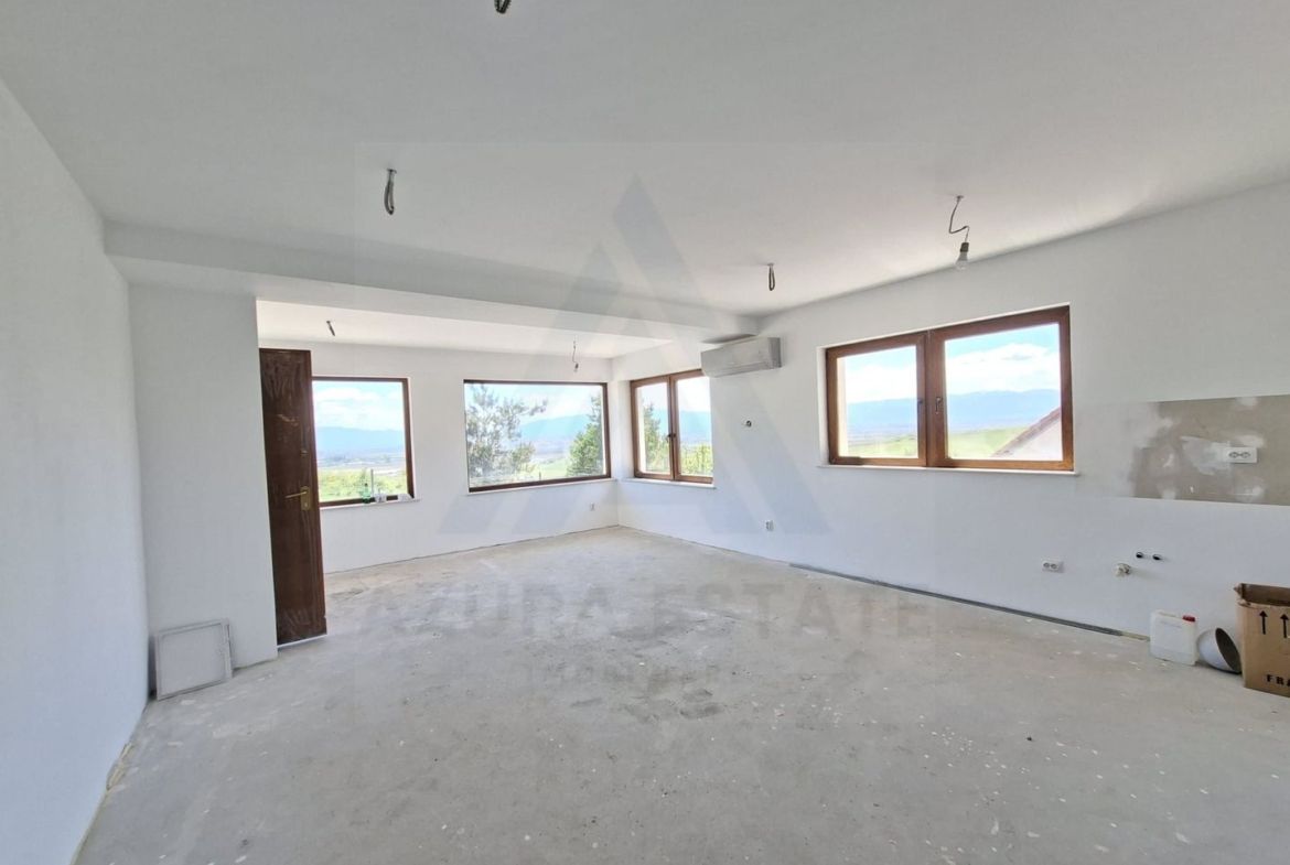 Casa premium 4 camere 2 bai pivnita filigorie teren 550 mp Sura Mare