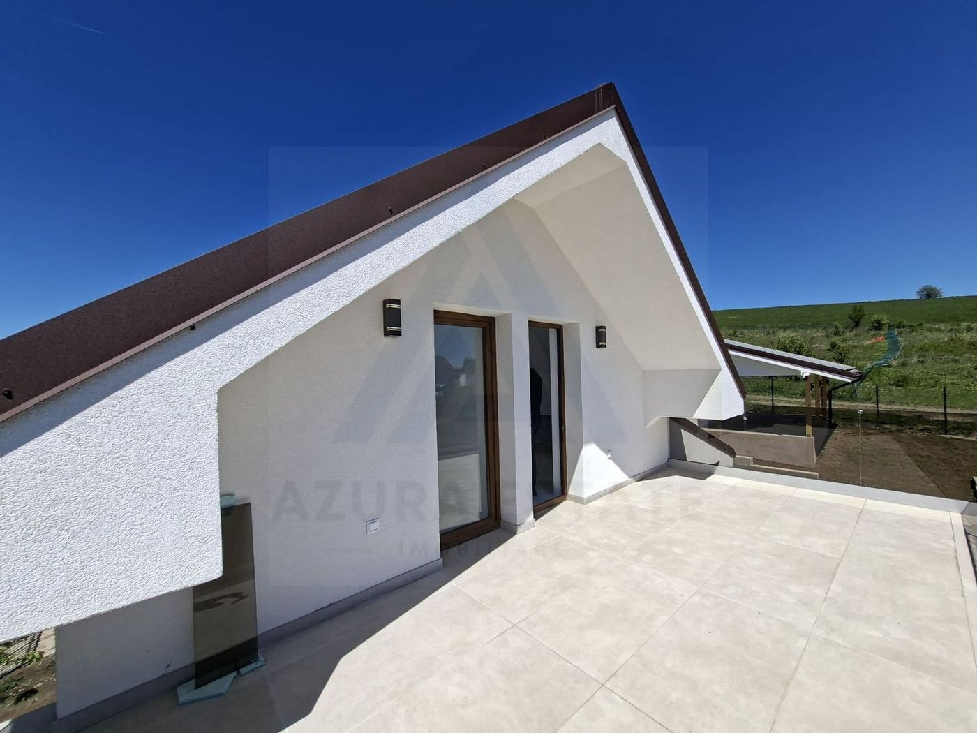 Casa premium 4 camere 2 bai pivnita filigorie teren 550 mp Sura Mare