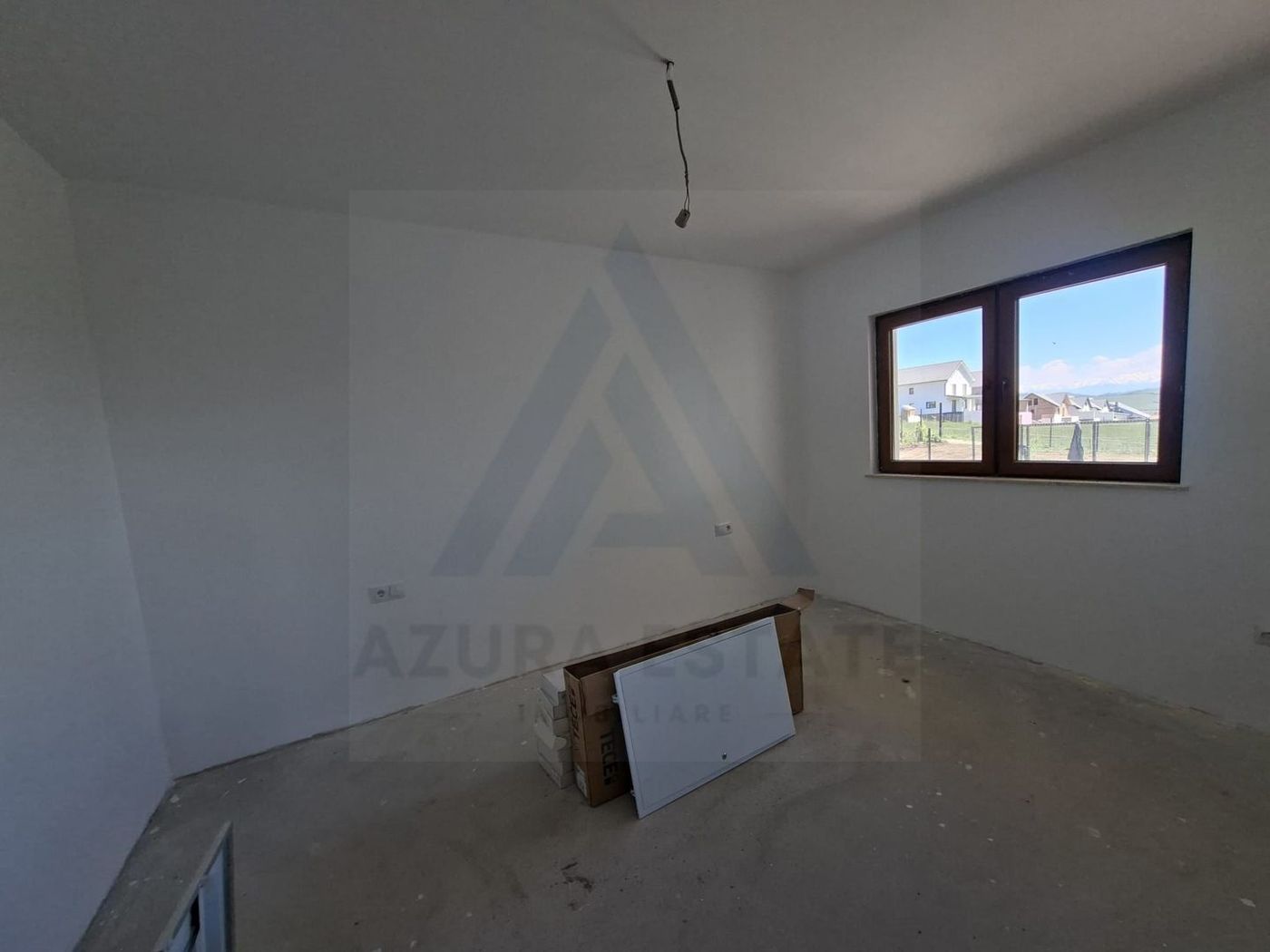 Casa premium 4 camere 2 bai pivnita filigorie teren 550 mp Sura Mare