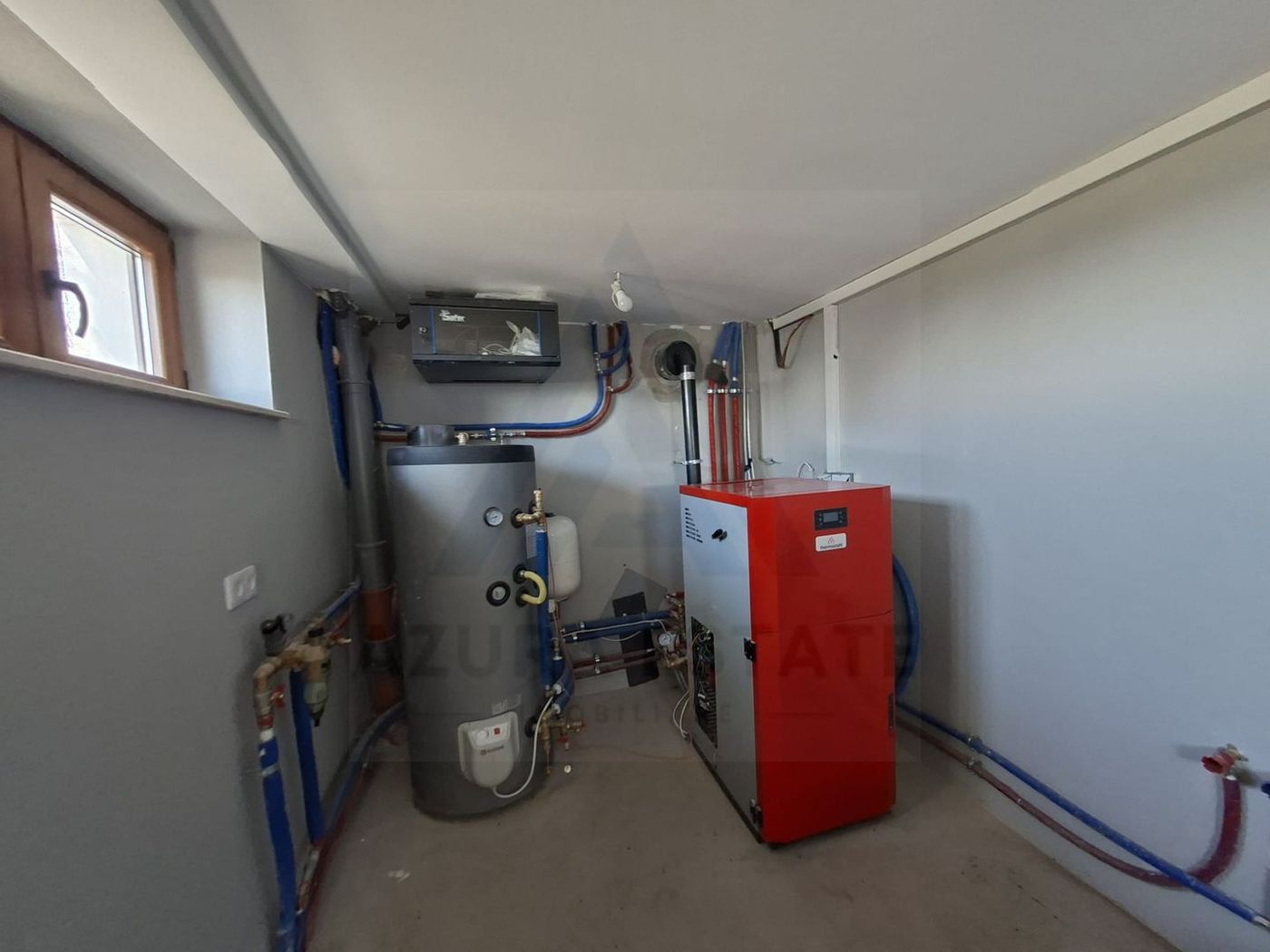 Casa premium 4 camere 2 bai pivnita filigorie teren 550 mp Sura Mare