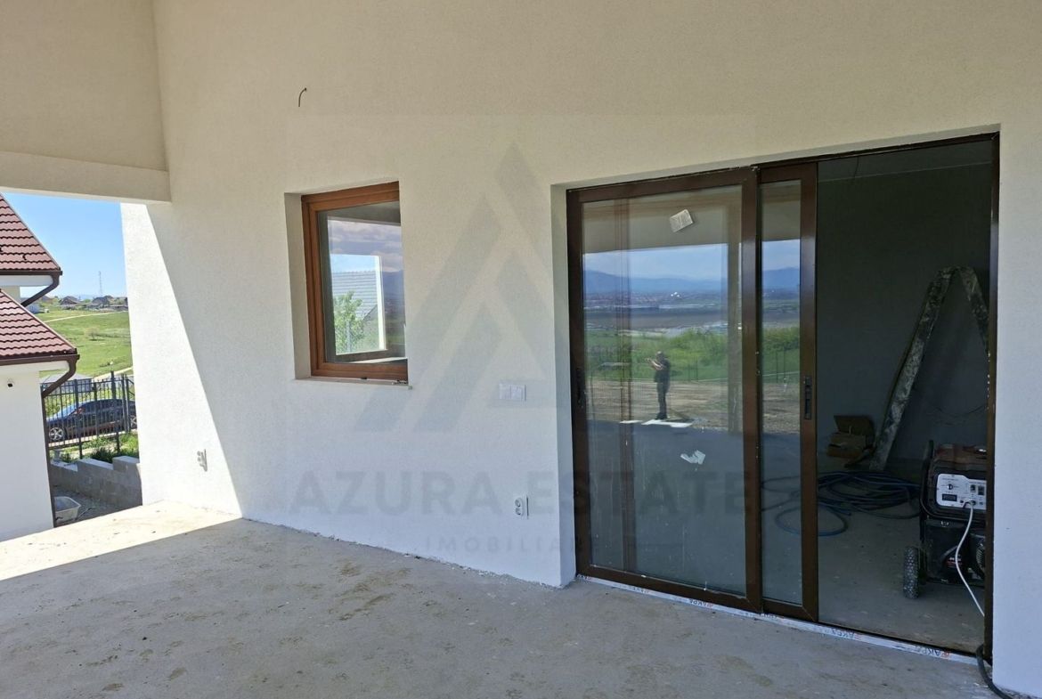 Casa premium 4 camere 2 bai pivnita filigorie teren 550 mp Sura Mare
