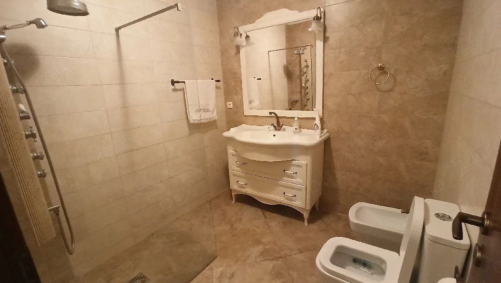 De închiriat ap 2 camere bloc Privilege, 500 euro