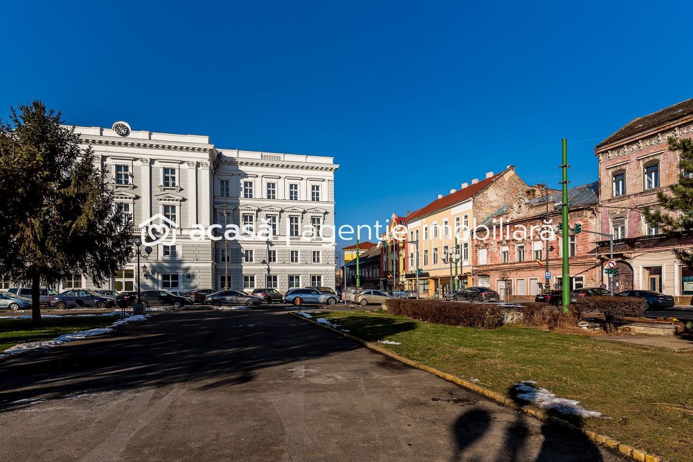 Clădire ultracentrală Arad | lângă Teatru | NU este Monument!